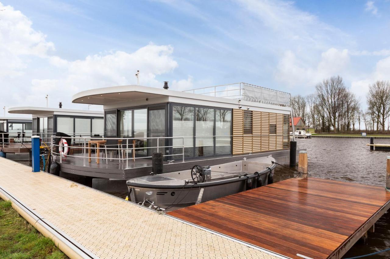 Welcome In - Houseboat 'Elysium' Met Eigen Aanlegsteiger Sneek - Offingawier Exterior foto