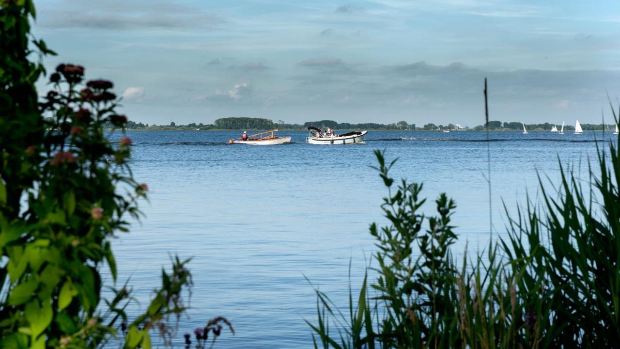 Welcome In - Houseboat 'Elysium' Met Eigen Aanlegsteiger Sneek - Offingawier Exterior foto